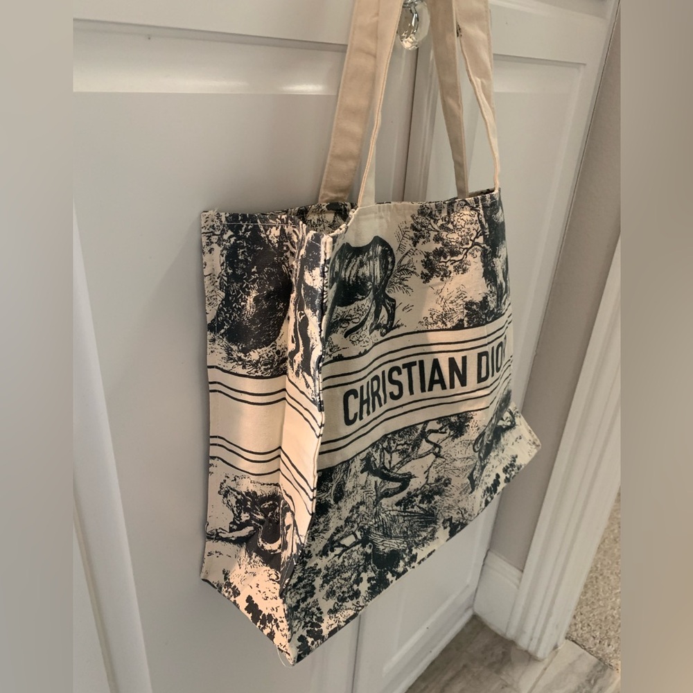 Christian Dior Dioriviera Navy on Cream Canvas Tote Bag - Picture 11 of 12
